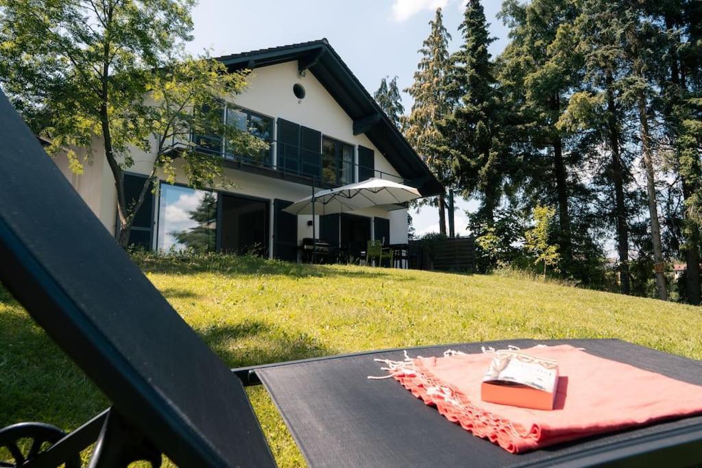 Eifel21 - Stilvolles Haus In Der Vulkaneifel Bleckhausen Exterior foto